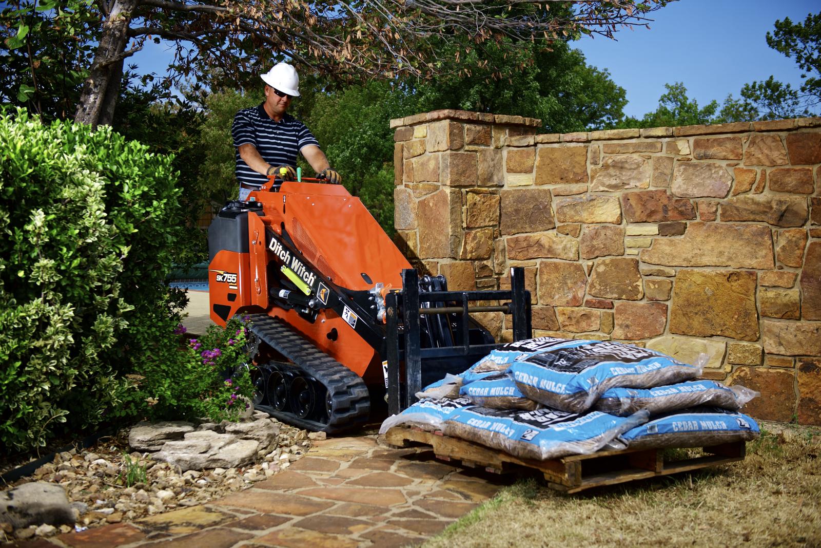 Ditch Witch SK755 Mini Skid Steer