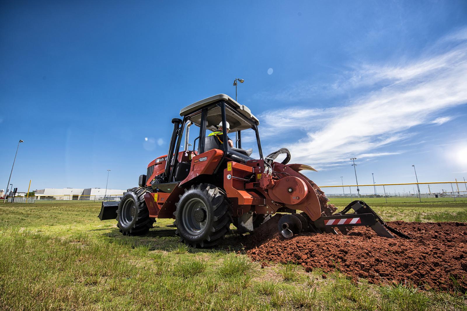 Ditch Witch RT125 RIDE-ON TRENCHER