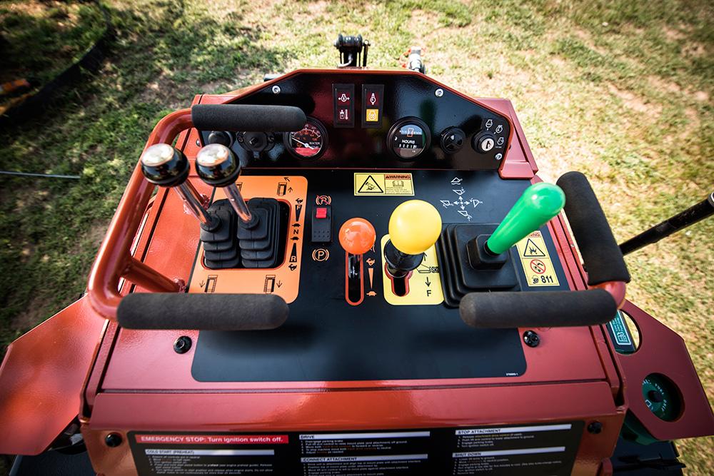 Ditch Witch SK752 Mini Skid Steer