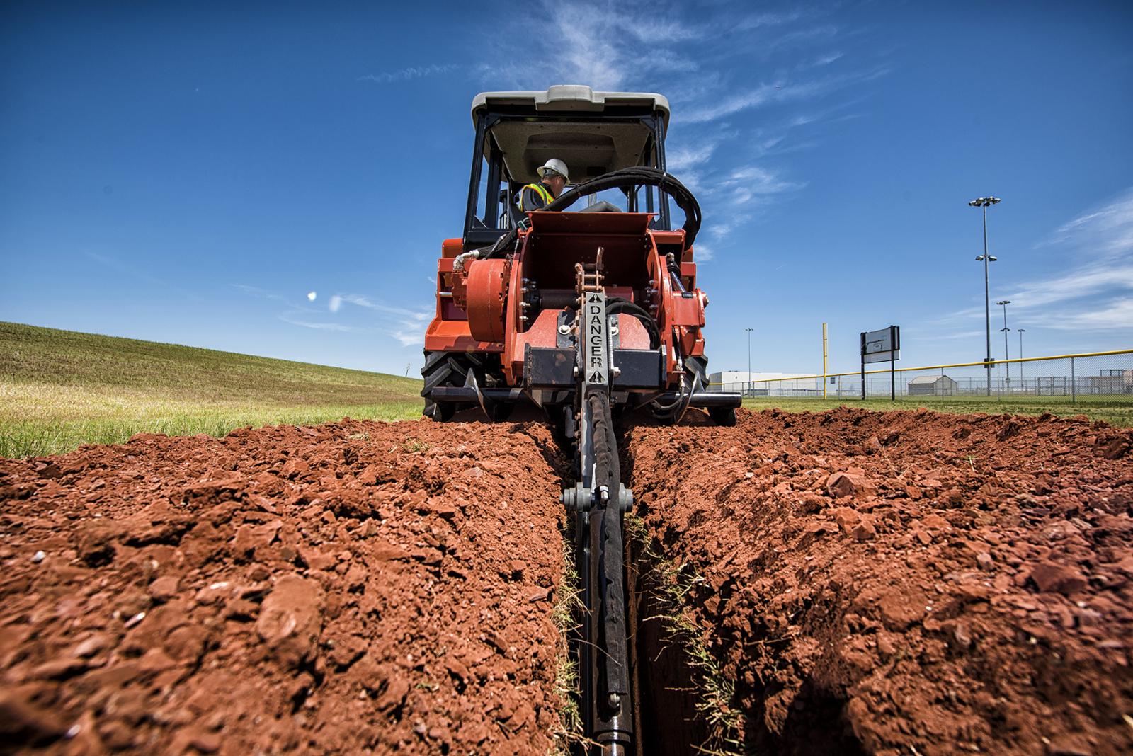 Ditch Witch RT125 RIDE-ON TRENCHER