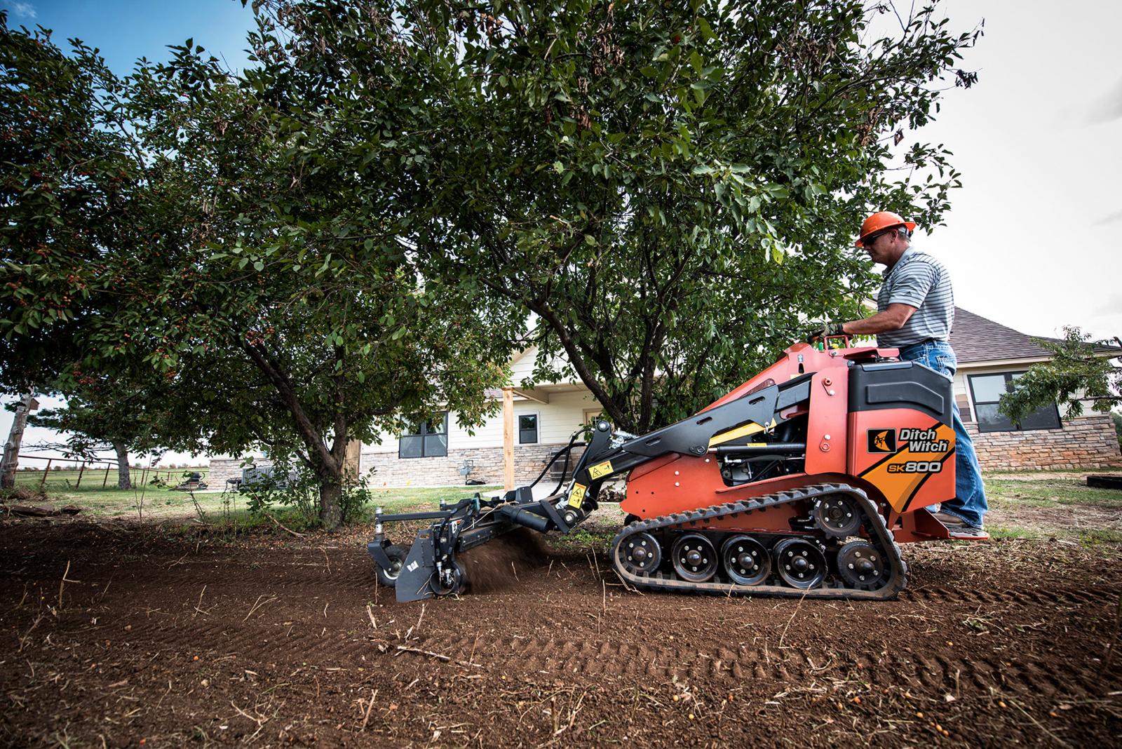 Ditch Witch SK800 Mini Skid Steer