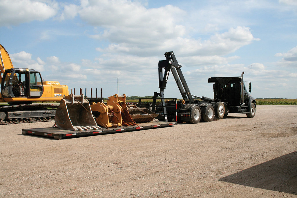 Stellar Industries 52,000 Shuttle Hooklift