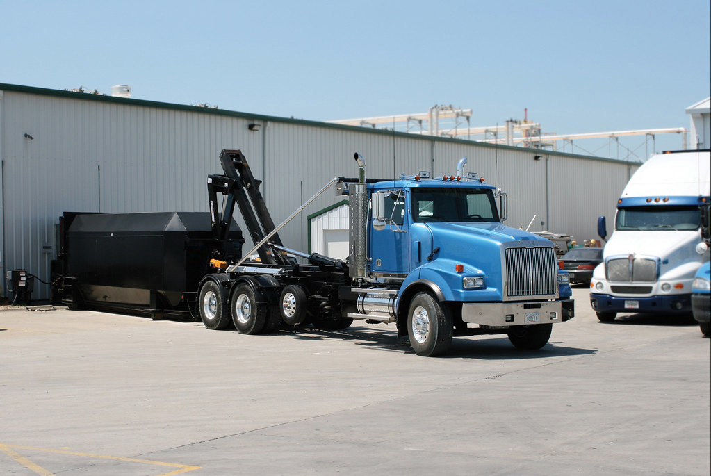 Stellar Industries 52,000 Shuttle Hooklift