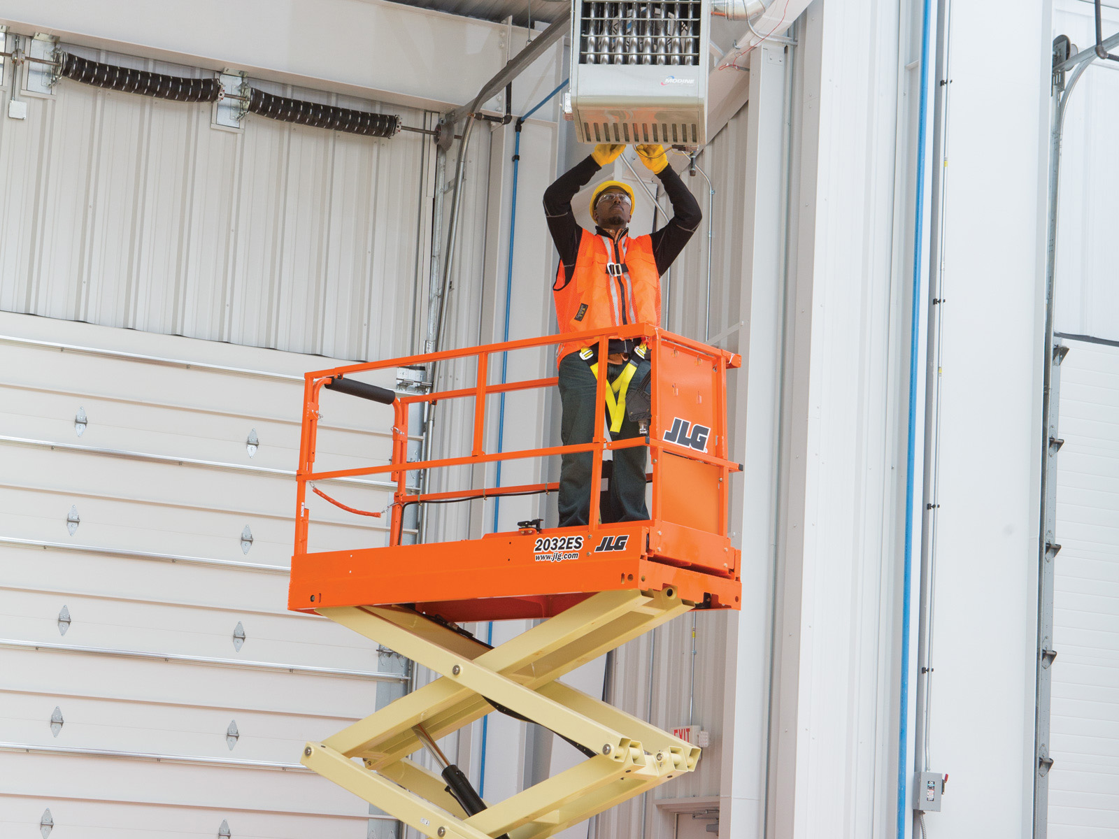 JLG 2032ES
