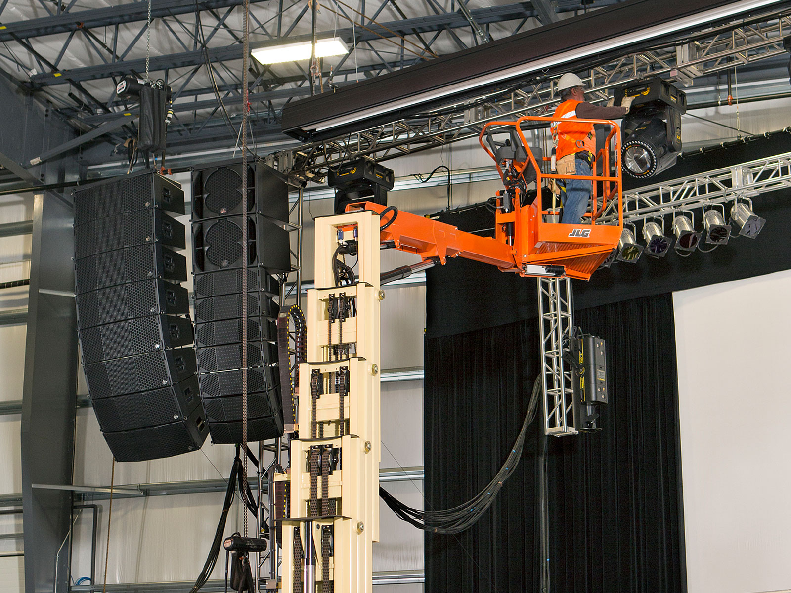 JLG T32E