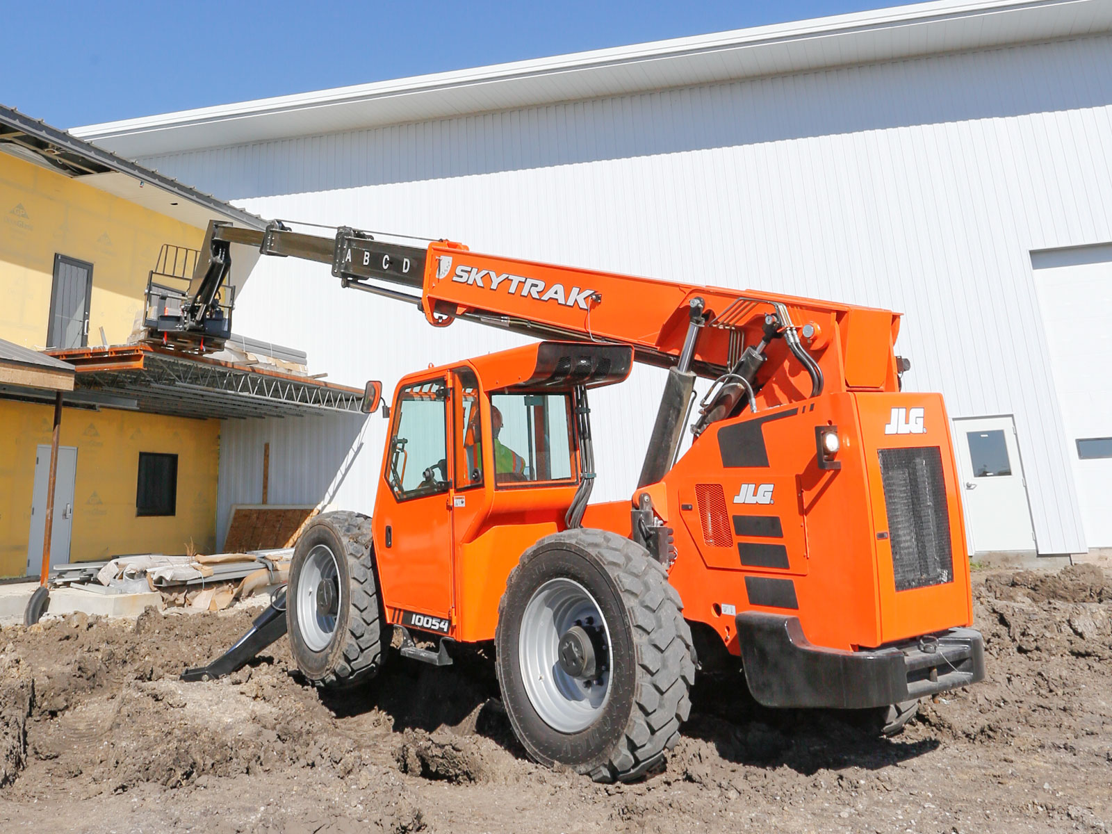 JLG 10054