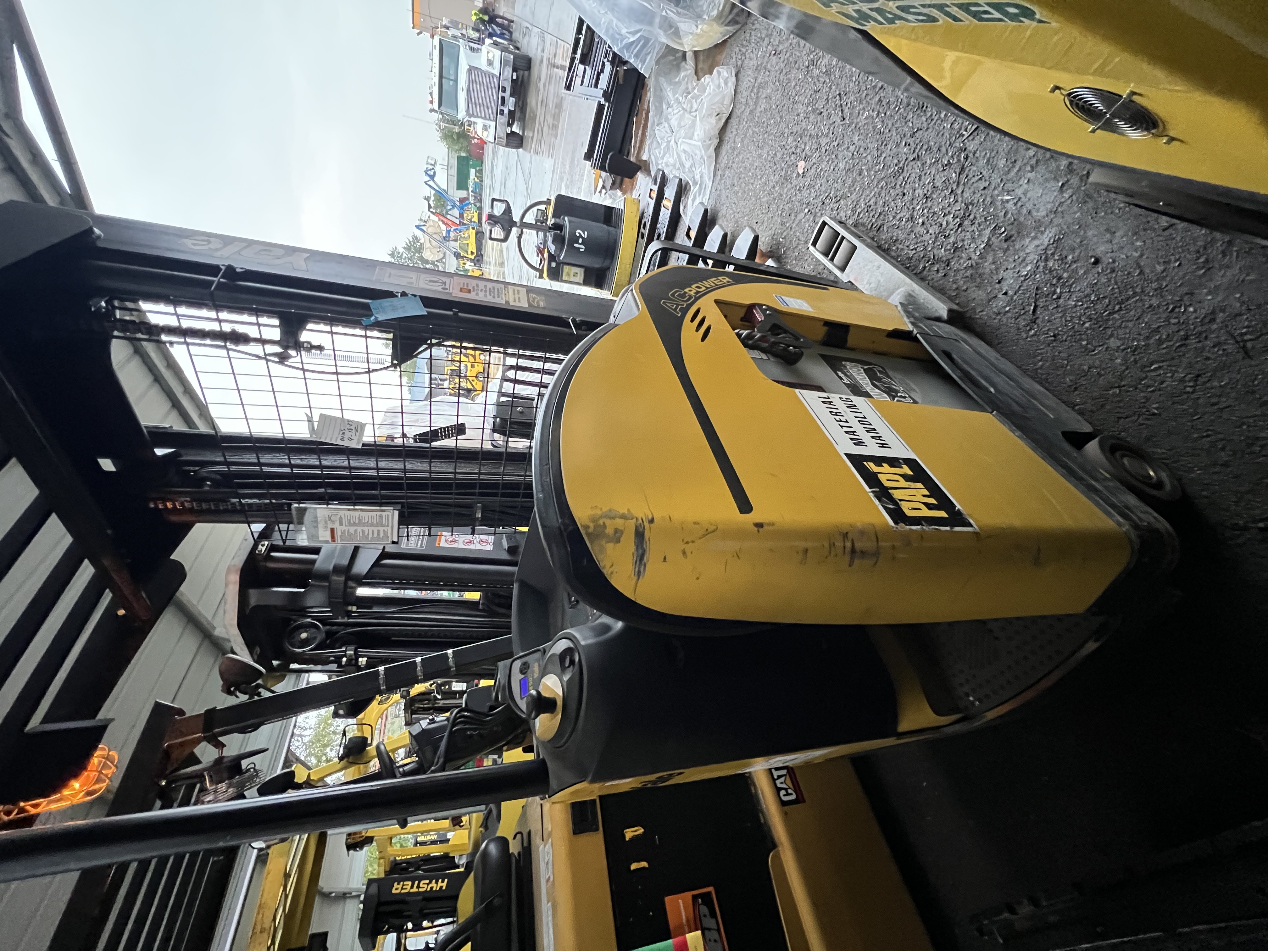 2015 Yale NR040