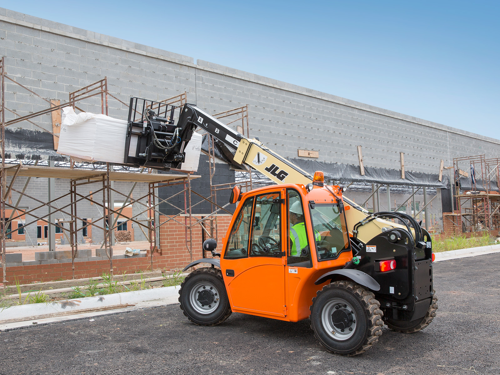 JLG G5-18A
