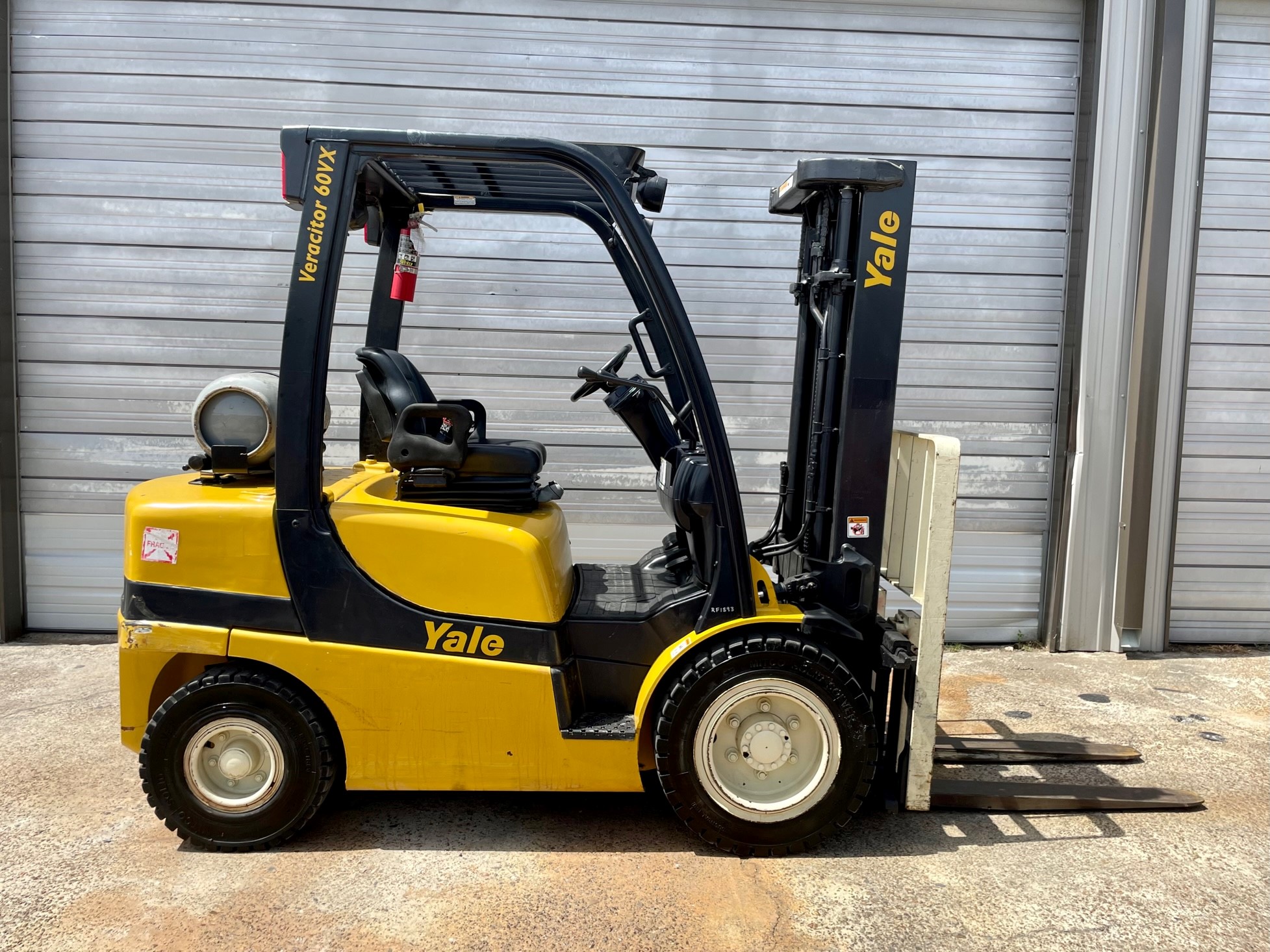 2011 Yale GLP060