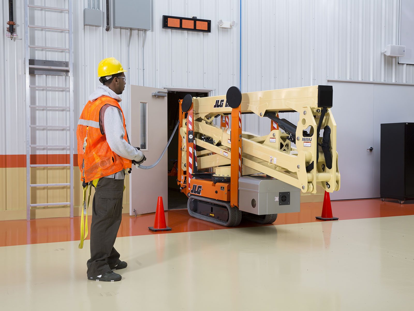 JLG X600AJ
