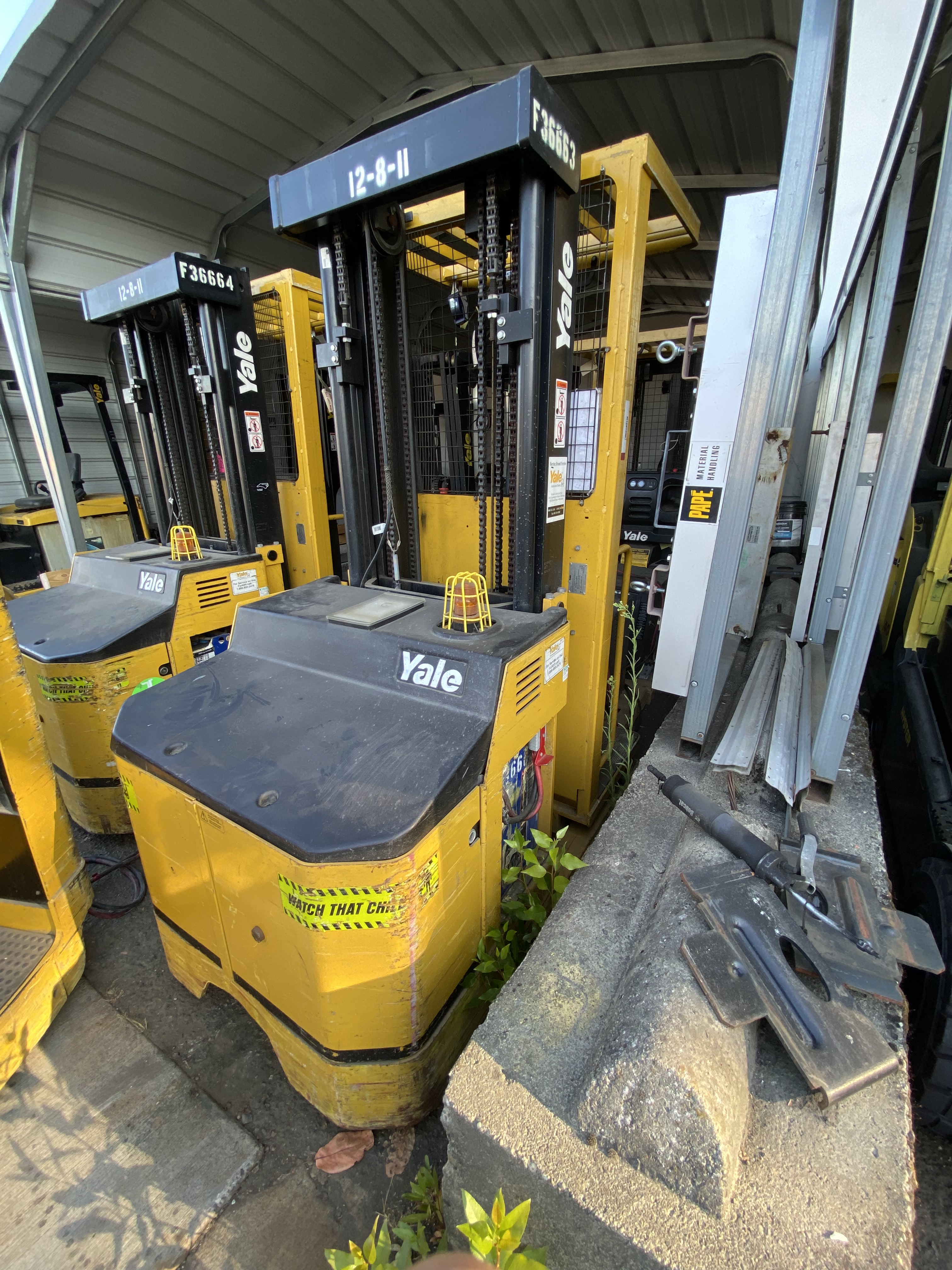 2011 Yale OS030