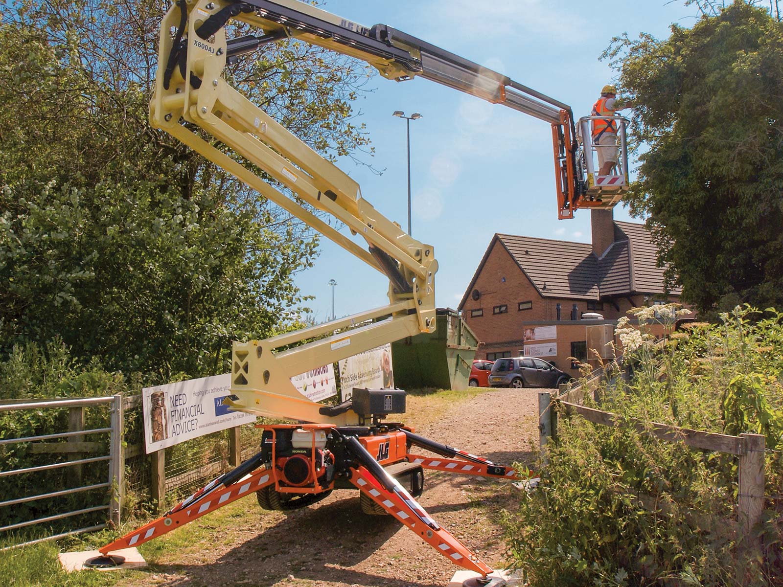 JLG X600AJ